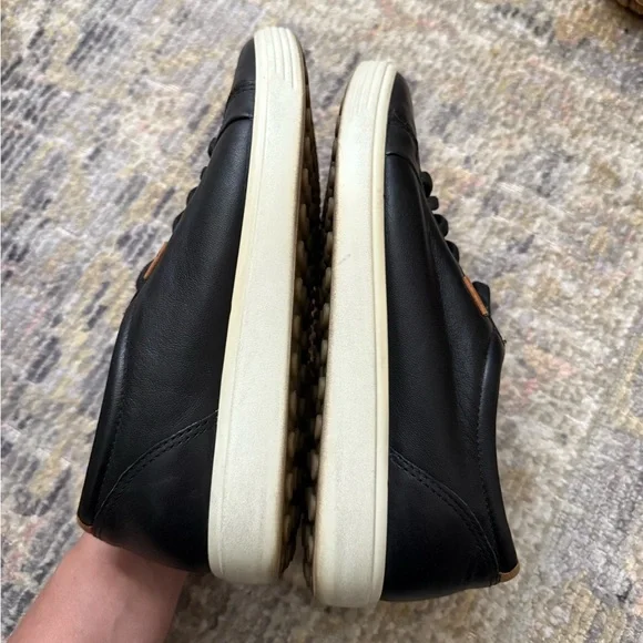 Ecco Black Leather women’s lace up Sneakers - Picture 5 of 7